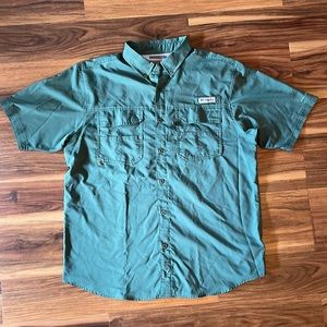 Columbia PFG Shirt breathable vented Medium Large Pockets collar button down wow